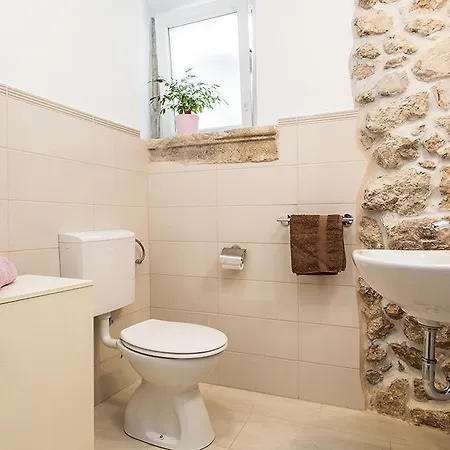 & Antonio Apartment *