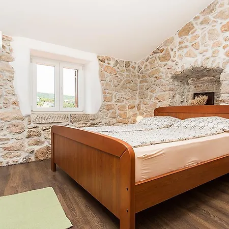 & Antonio Apartment