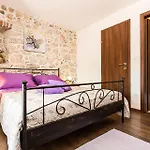 Apartman & Antonio Vrbnik (Primorje-Gorski Kotar)