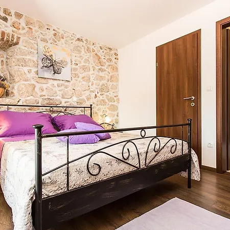 Apartament & Antonio Vrbnik (Primorje-Gorski Kotar)