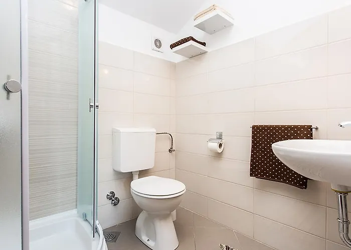 & Antonio Vrbnik (Primorje-Gorski Kotar)